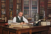 Giovanni Grassi und Ronald Ross liefern sich jahrelang Wortgefechte in Zeitschriften und Briefen.
