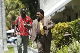 L-R: Sebastian 'Baaba' Bouchard (Omar Sy), Ricardo Garcia (Luis Guzm&aacute;n)