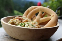 Detailaufnahme des Gerichts Breznsuppe