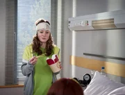 Clara (Lena Schneidewind) heckt einen Racheplan aus, um Tamas eins auszuwischen. Clara (Lena Schneidewind) heckt einen Racheplan aus, um Tamas eins auszuwischen.