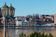 Die Schlei ist von der Fischerei gepr&auml;gt: In Kappeln gibt es den letzten der einst h&auml;ufig genutzten Heringsz&auml;une. Heute steht er unter Denkmalschutz.