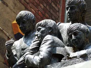 Beatles-Denkmal. Beatles-Denkmal.