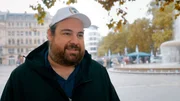 Sicherheit als ständige Aufgabe: Ariel „Ari" Leibovici organisiert bewaffneten Schutz und schickt vor jedem Lehrgang Sicherheitshinweise – ein Alltag, den er sich früher nie vorstellen konnte. Sicherheit als ständige Aufgabe: Ariel „Ari" Leibovici organisiert bewaffneten Schutz und schickt vor jedem Lehrgang Sicherheitshinweise – ein Alltag, den er sich früher nie vorstellen konnte.