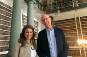 Claudia Pupeter und Dr. Peter Styra in der Fürst Thurn und Taxis Hofbibliothek. Claudia Pupeter und Dr. Peter Styra in der Fürst Thurn und Taxis Hofbibliothek.