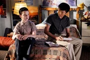 Sheldon (Iain Armitage, l.); Tam (Ryan Phuong, r.) Sheldon (Iain Armitage, l.); Tam (Ryan Phuong, r.)