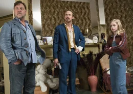 (v.l.n.r.) Jackson Healy (Russell Crowe); Holland March (Ryan Gosling); Holly March (Angourie Rice)
