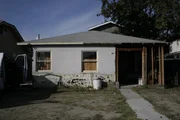 Das neuste Projekt von Christina und Tarek El Moussa steht in Long Beach, Kalifornien. Die beiden geben ihr Bestes, um dem Gebäude neues Leben einzuhauchen ... Das neuste Projekt von Christina und Tarek El Moussa steht in Long Beach, Kalifornien. Die beiden geben ihr Bestes, um dem Gebäude neues Leben einzuhauchen ...