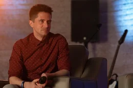 Pastor Jason Noble (Topher Grace)