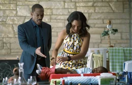 Jack McCall (Eddie Murphy, l.) ist ein Businessmann. Selbst seine eigenen Kinder &uuml;berl&auml;sst er lieber seiner Frau Caroline (Kerry Washington, r.) ...