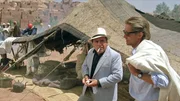 Ralph (Danny DeVito, li.) und Jack Colton (Michael Douglas) sind auf der Suche nach Joan..