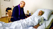 Hans Reiser (Stephan Zinner) und Hannelore Richter (Ingrid Resch). Hans Reiser (Stephan Zinner) und Hannelore Richter (Ingrid Resch).