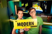 Ralph und Clarissa beschäftigen sich dieses Mal mit dem Thema "modern". Ralph und Clarissa beschäftigen sich dieses Mal mit dem Thema "modern".