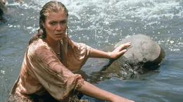 Joan Wilder (Kathleen Turner) will ihre gekidnappte Schwester befreien..