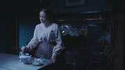 Mary Ann Cotton t&ouml;tet ihren ungeliebten Stiefsohn, indem sie ihm Arsen in den Tee mischt - ihre bevorzugte Mordwaffe.