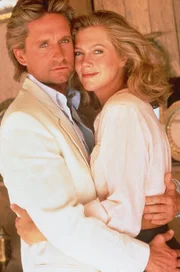 L-R: Jack Colton (Michael Douglas), Joan Wilder (Kathleen Turner)