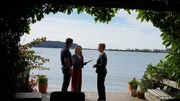 Amish und Stephanie aus New York sind auf Haussuche im australischen Sydney. Die beiden zieht es so weit wie möglich in die Natur. Sie suchen ihr Traumhaus mit drei bis vier Schlafzimmern und einem großzügigen Garten. Die Immobilienmaklerin Kathryn zeigt den beiden verschiedene Anwesen, die mit dem Wasserflugzeug und Booten zu erreichen sind. Amish und Stephanie aus New York sind auf Haussuche im australischen Sydney. Die beiden zieht es so weit wie möglich in die Natur. Sie suchen ihr Traumhaus mit drei bis vier Schlafzimmern und einem großzügigen Garten. Die Immobilienmaklerin Kathryn zeigt den beiden verschiedene Anwesen, die mit dem Wasserflugzeug und Booten zu erreichen sind.
