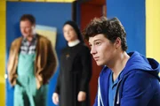 Oliver will gestehen, dass es ein Abischerz war (v.li.: Stefan Wilkening, Janina Hartwig, Klaus Steinbacher).
