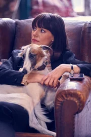 Linda (Lavinia Wilson)