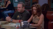 Die Freundschaft von Doug (Kevin James) und Carrie Heffernan (Leah Remini) zu Deacon und Kelly wird auf eine harte Probe gestellt...