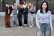 In M&uuml;nchen hat die Friseur-Auszubildende Nihi eine eigene K-Pop-Tanzgruppe gegr&uuml;ndet. Um bekannter zu werden, messen sich Nihi und ihre Gruppe in den sozialen Medien und bei Wettbewerben.