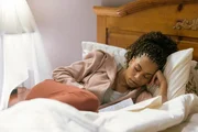 In tiefem Schlaf: Kelly McCreary als Dr. Maggie Pierce In tiefem Schlaf: Kelly McCreary als Dr. Maggie Pierce