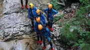 Ganz sch&ouml;n steil und kantig hier. Beim Canyoning muss man sehr vorsichtig sein.