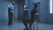 Lou Grover (Chi McBride, l.); Steve McGarrett (Alex O'Loughlin, r.)