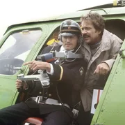 Auf einem Erkundungsflug versucht Schimanski (Götz George, r) den Umweltsündern auf die Spur zu kommen. Auf einem Erkundungsflug versucht Schimanski (Götz George, r) den Umweltsündern auf die Spur zu kommen.