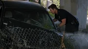 Nolan (Nathan Fillion) wird zu einem schweren Autounfall gerufen. Dort angekommen, versucht er, die verletzte Fahrerin Riley Templeton (Siena Goines) zu retten. Nolan (Nathan Fillion) wird zu einem schweren Autounfall gerufen. Dort angekommen, versucht er, die verletzte Fahrerin Riley Templeton (Siena Goines) zu retten.