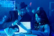 Alec Mercer (Jesse L. Martin, l.); Rose Dinshaw (Karen David, r.)