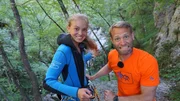 Coach Tobi und Laura habe schon ein bisschen Bammel vor der Tiefe der Schlucht.