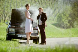 Marlene Knaus (Alexandra Maria Lara), Niki Lauda (Daniel Br&uuml;hl).