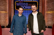 Treten bei "Wer wei&szlig; denn sowas?" als Kandidaten gegeneinander an: Der Comedy-Autor und Komiker Fabian K&ouml;ster (l.) und den Stand-up-Comedian und Moderator Maxi Gstettenbauer (r.).