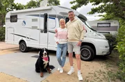 Klaus (r) und Sandra aus Essen erkunden zusammen mit Hündin Lotte die spanische Costa Dorada. Eine Woche bleiben sie auf einem 5-Sterne-Campingplatz in Salou. Klaus (r) und Sandra aus Essen erkunden zusammen mit Hündin Lotte die spanische Costa Dorada. Eine Woche bleiben sie auf einem 5-Sterne-Campingplatz in Salou.