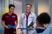 l-r: Dr. John Frost (Darren Barnet), Dr. Dean Archer (Steven Weber)