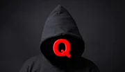 Q oder QAnon ist nur eine von vielen Verschwörungstheorien, die in den letzten Jahren von sich reden machen. Ist der Glaube an dunkle Mächte wieder auf dem Vormarsch? Q oder QAnon ist nur eine von vielen Verschwörungstheorien, die in den letzten Jahren von sich reden machen. Ist der Glaube an dunkle Mächte wieder auf dem Vormarsch?