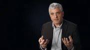 Steven Levitsky, US-amerikanischer Politikwissenschaftler, der als Professor für Regierungslehre an der Harvard University lehrt. Steven Levitsky, US-amerikanischer Politikwissenschaftler, der als Professor für Regierungslehre an der Harvard University lehrt.