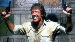 Max Donigan (Chuck Norris) ist auf der Jagd nach dem Gold der Azteken.