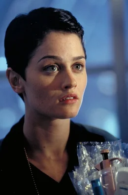 Danika Lund (Robin Tunney).