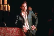 William Shakespeare (Joseph Fiennes), der ber&uuml;hmte Poet, hat sichtlich M&uuml;he, sein St&uuml;ck "Romeo und Julia" richtig in Szene zu setzen.