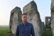 Dan Snow in Stonehenge