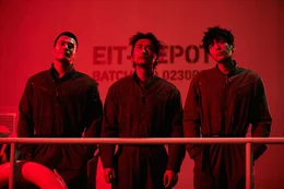 Pao Pao (Li Chenhao, l.), Chengyong (Song Yang, M.) und Wang Zha (Zhang Ruoyun, r.) konzentrieren sich noch einmal, bevor es zum entscheidenden Duell kommt.