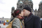 Endlich vereint: Eva (Anett Heilfort, l.) und Oliver (Prodomos Antoniadis, r.) ...