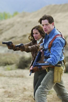 Die Eheleute O'Connell (Maria Bello, Brendan Fraser) lieben Herausforderungen.