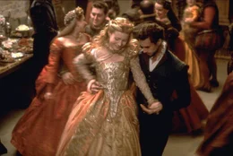 Lady Viola (Gwyneth Paltrow) und William (Ralph Fiennes) haben sich unsterblich ineinander verliebt.