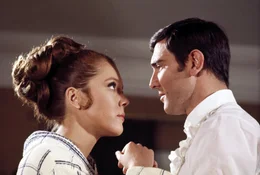 Tracy (Diana Rigg), James Bond (George Lazenby)