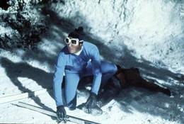 James Bond (George Lazenby)