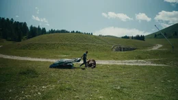 Fabio Mattei, ein Landwirt, hat eine seiner K&uuml;he in der N&auml;he einer Skipiste verloren. Sie wurde von einem B&auml;ren angegriffen.