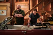 Jim McAllister (Will Sasso, l.); Georgie Cooper (Montana Jordan, r.) Jim McAllister (Will Sasso, l.); Georgie Cooper (Montana Jordan, r.)