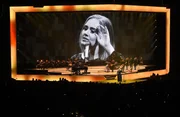 Im Zuge der Veröffentlichung ihres neuen Albums "30" tritt Superstar Adele mit einem ganzen Orchester auf. Im Zuge der Veröffentlichung ihres neuen Albums "30" tritt Superstar Adele mit einem ganzen Orchester auf.